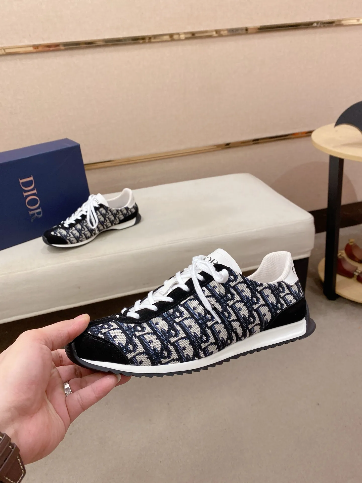 Men's shoes💰: 440💰Couple style💏 [Dior·Dior] New casual sports style men's shoes, new spring and summer design, perfect workmanship, lace-up lazy style to create wardrobe quality, upper: imported first-layer cowhide, mesh breathable lining soft and comfortable, ultra-light TPU wear-resistant outsole, simple, versatile fashion men's shoes, excellent color code number 35--44. (45,46 customized items are not returnable or exchangeable)